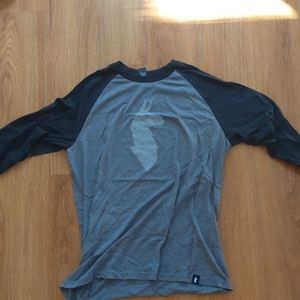 Cotopaxi Men M baseball Tee llama logo Grey
